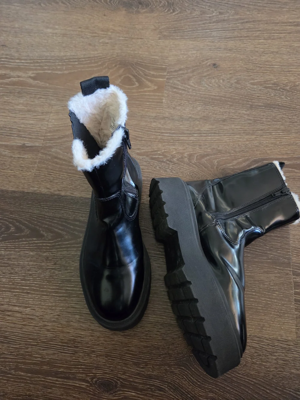 Zara sleek black